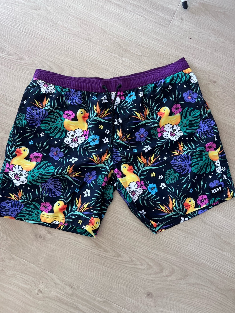 NWOT Neff Men’s Rubber Ducky Swim Trunks Board Shorts Hawaiian Floral 2X